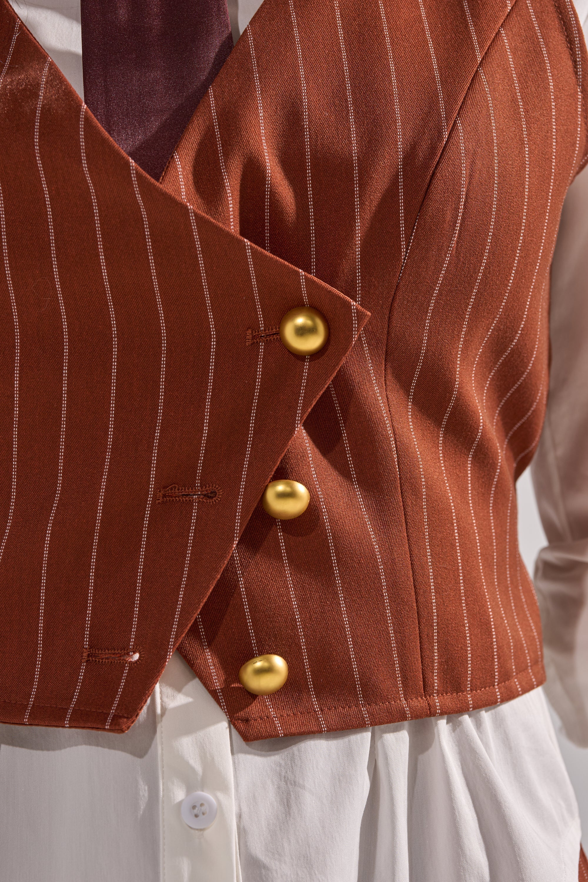BUSINESS FIRST VEST