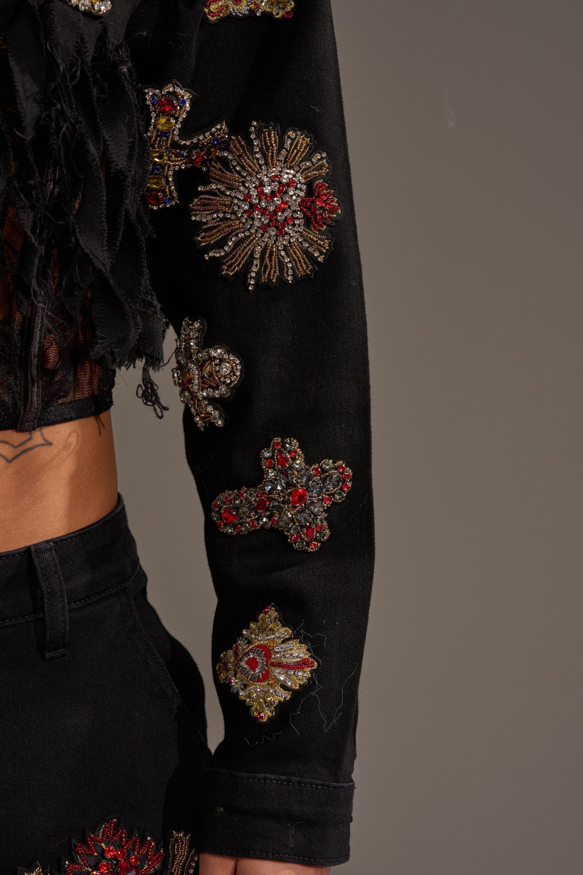 MAIN SQUEEZE CROPPED DENIM JACKET