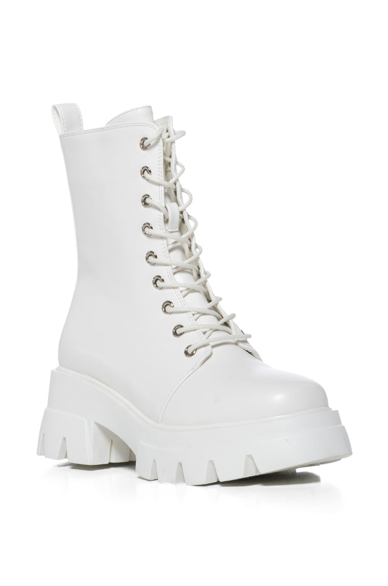AZALEA WANG SIRIUSI BOOTIE IN WHITE