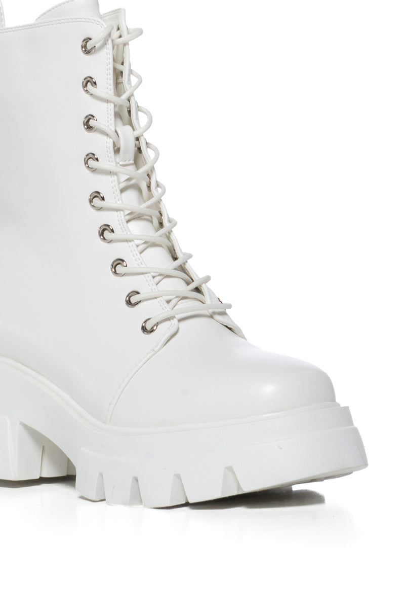 AZALEA WANG SIRIUSI BOOTIE IN WHITE